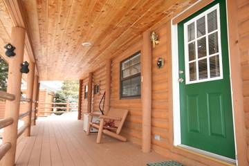 Log Cabin for 2 Guests in Breckenridge, Summit County, Picture 3