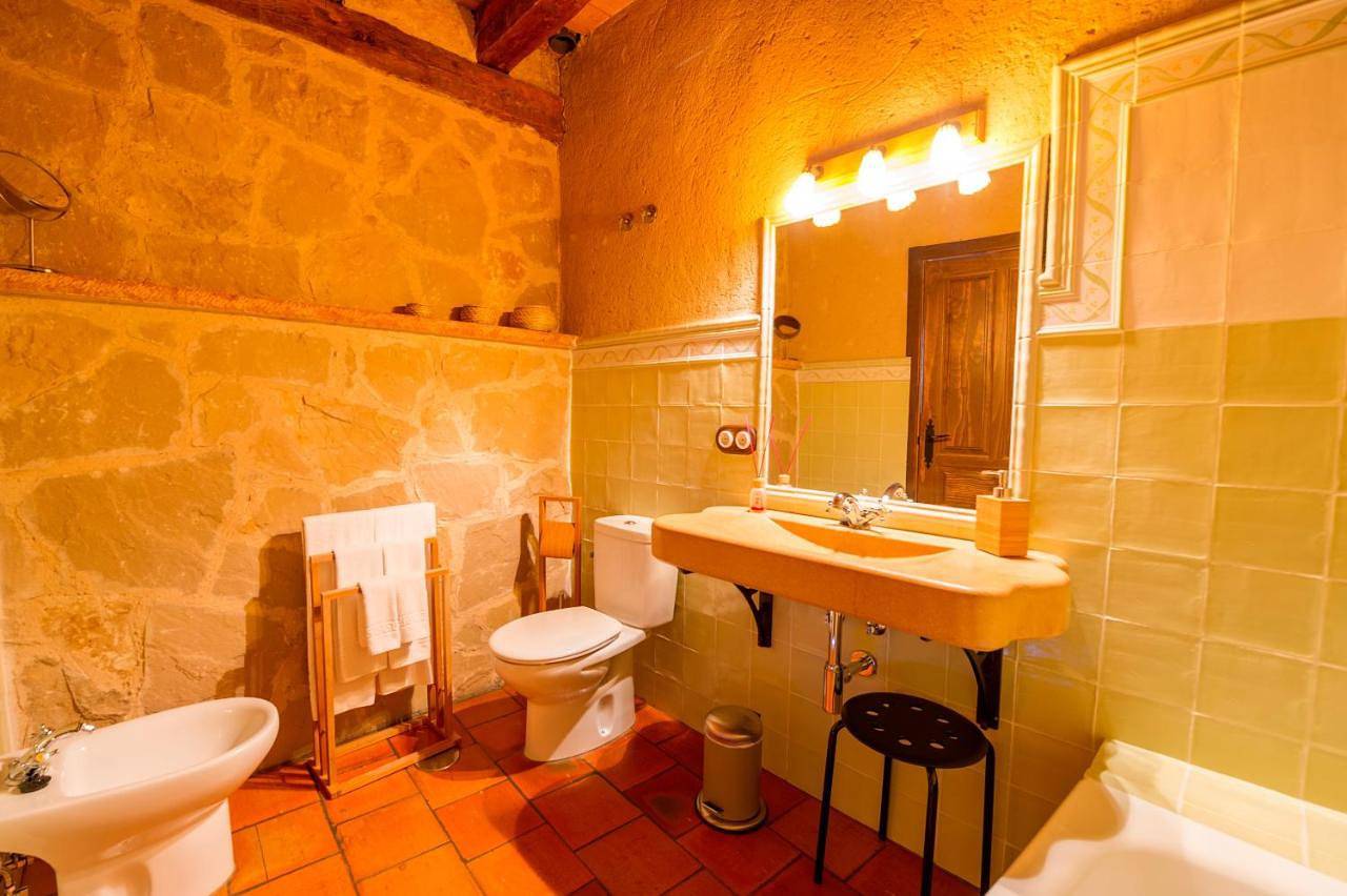 Los Lebreles Namaste I y Ii, desconecta en las Hoces del Duratón in Sepúlveda, Provincia de Segovia