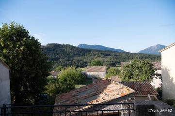 Gîte pour 4 personnes, avec vue et terrasse, animaux acceptés à Peyroules