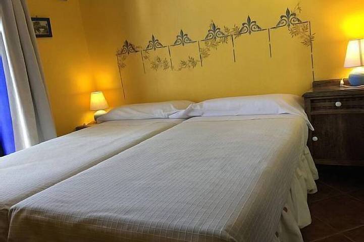 Rural house (full rental) Las Cuatro Calles 6-7 people in Piedralaves, Ávila Region