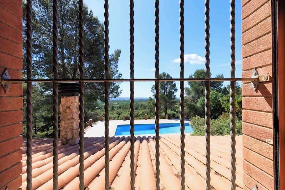 Masia Garriga Alcover in Alcover, Alto Campo