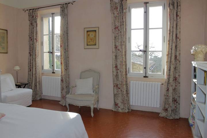 Gîte pour 4 personnes, avec piscine, adapté aux familles à Varages - 3