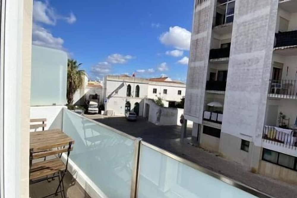 Friendly House in Lagos, Faro Distrikt