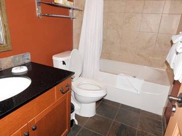 Cabin Rentals And Lodges for 6 Guests in Central Okanagan, Picture 2