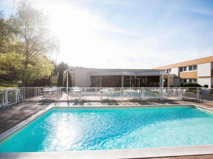 Hôtel pour 2 personnes, avec Terrasse ainsi que Jardin et Piscine à Saint-Avold