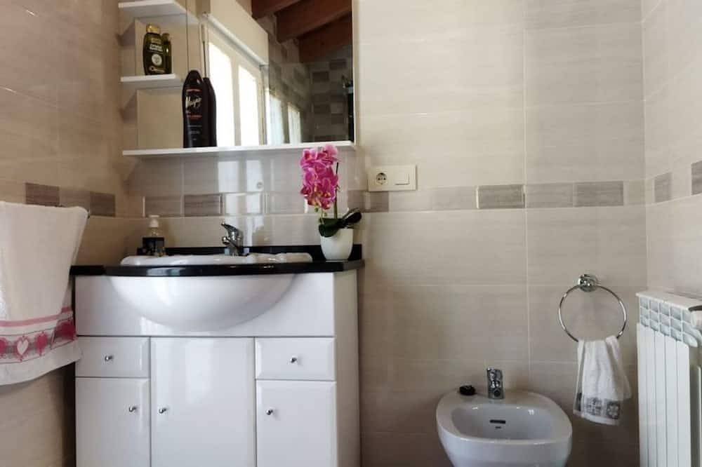 O Cobo. Rural house with garden and barbecue on the Portuguese Way. Pets allowed in Padrón, La Coruña Province