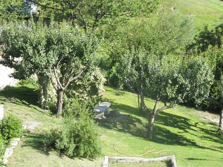 Location de vacances pour 4 personnes, avec jardin ainsi que vue et terrasse dans Roisan - 3