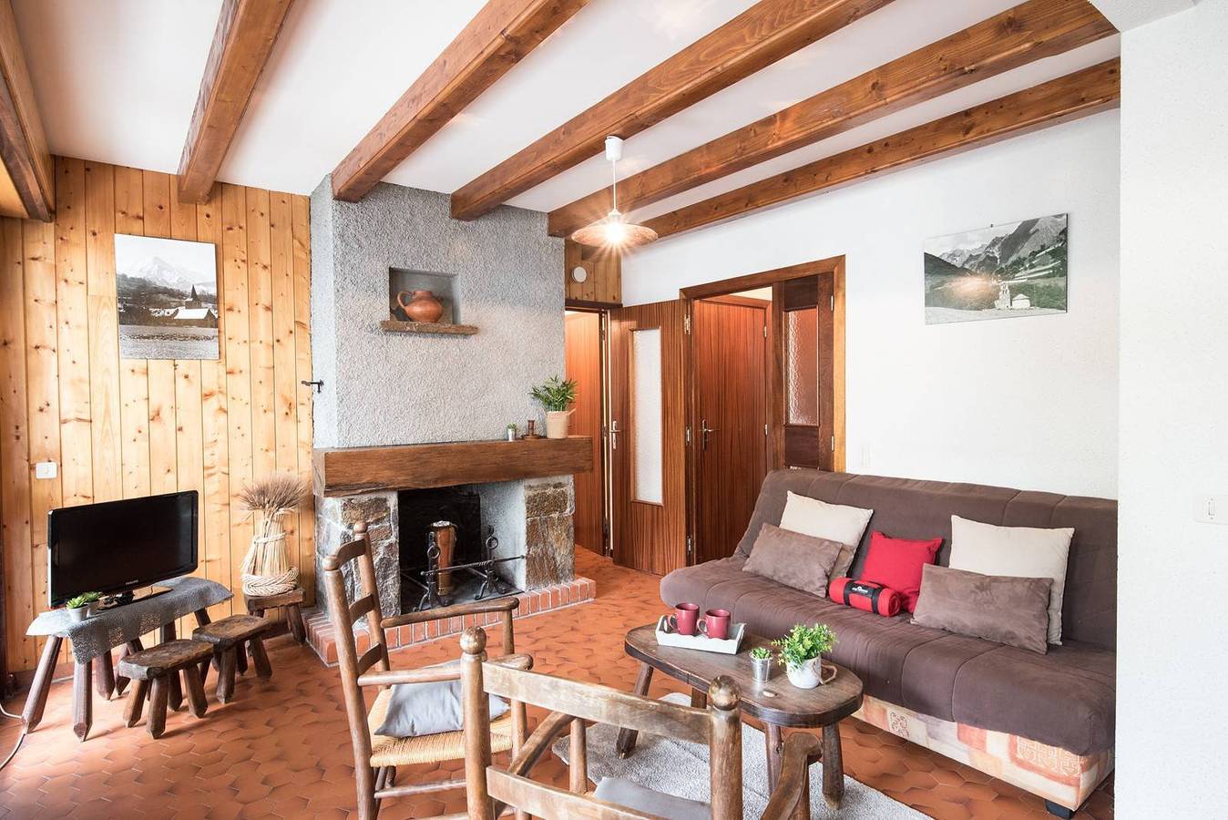 Entire holiday apartment, Appartement 4 personnes Saint Lary village in Saint-Lary-Soulan, Pyrenees National Park