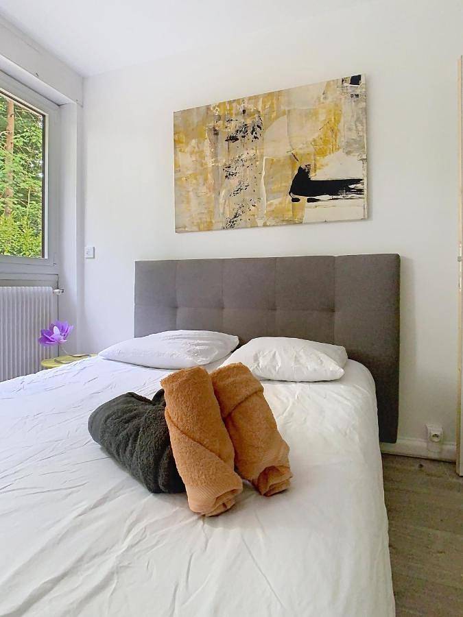 Appartement entier, Studio Apartment in Vaux-le-Pénil, Seine-et-Marne