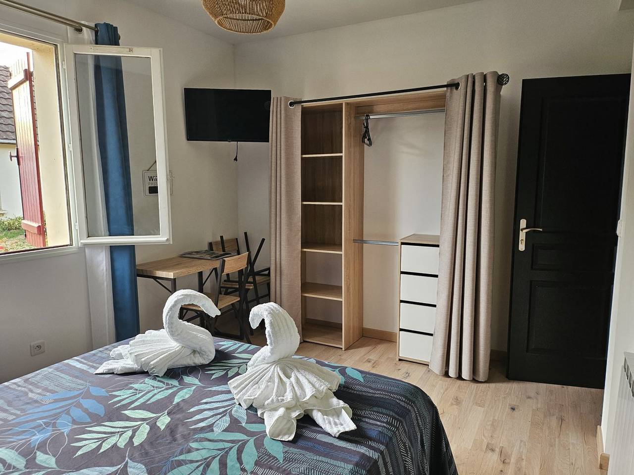 Agréables chambres d'hôtes - Chambre 2 in Guécélard, Sarthe