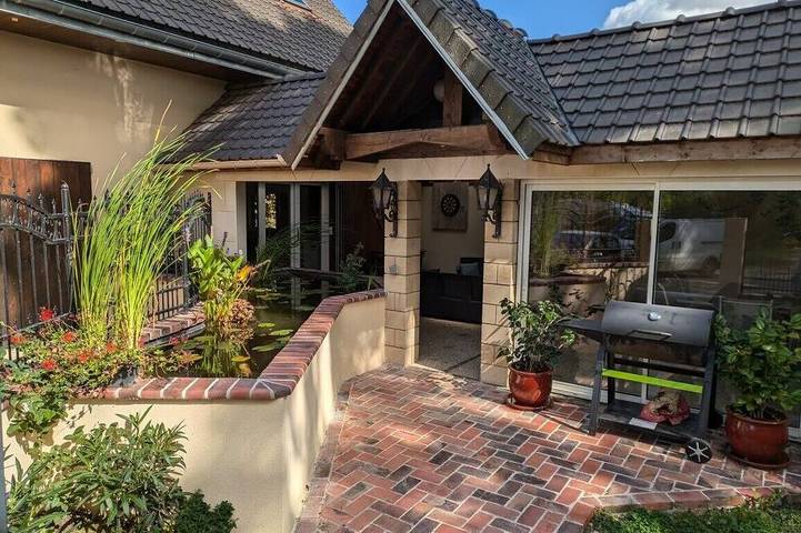 Gîte pour 8 personnes, avec Balcon ainsi que Jardin et Piscine