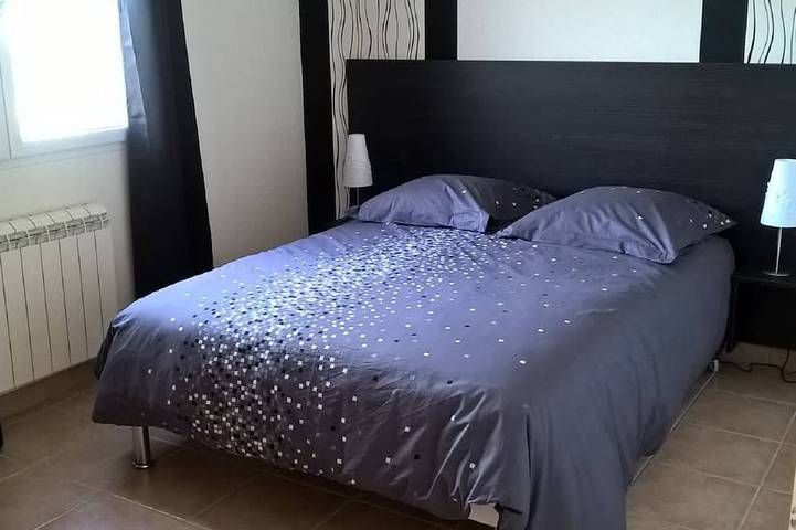 Location de vacances pour 8 personnes, avec jardin et terrasse à Lagorce - 4