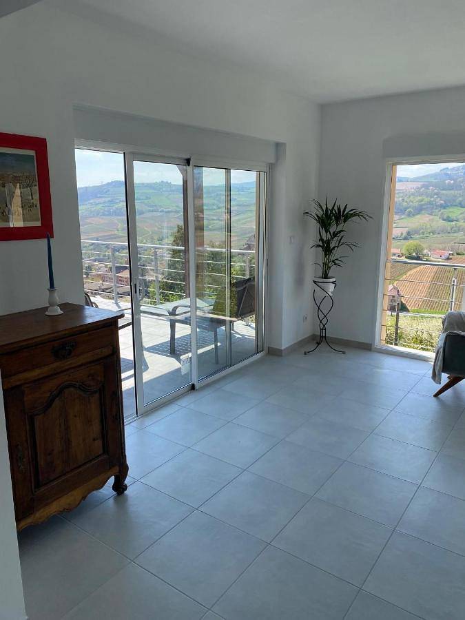 Location de vacances pour 6 personnes, avec terrasse à Leynes - 3