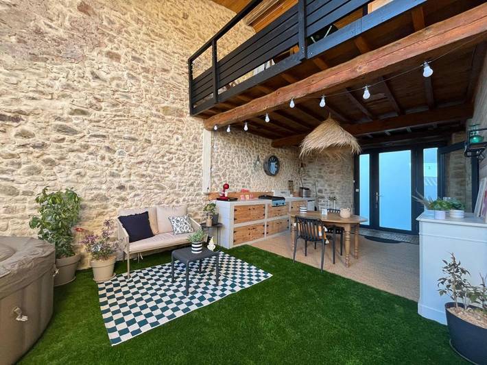 Location de vacances pour 7 personnes, avec jardin et vue à Cazilhac