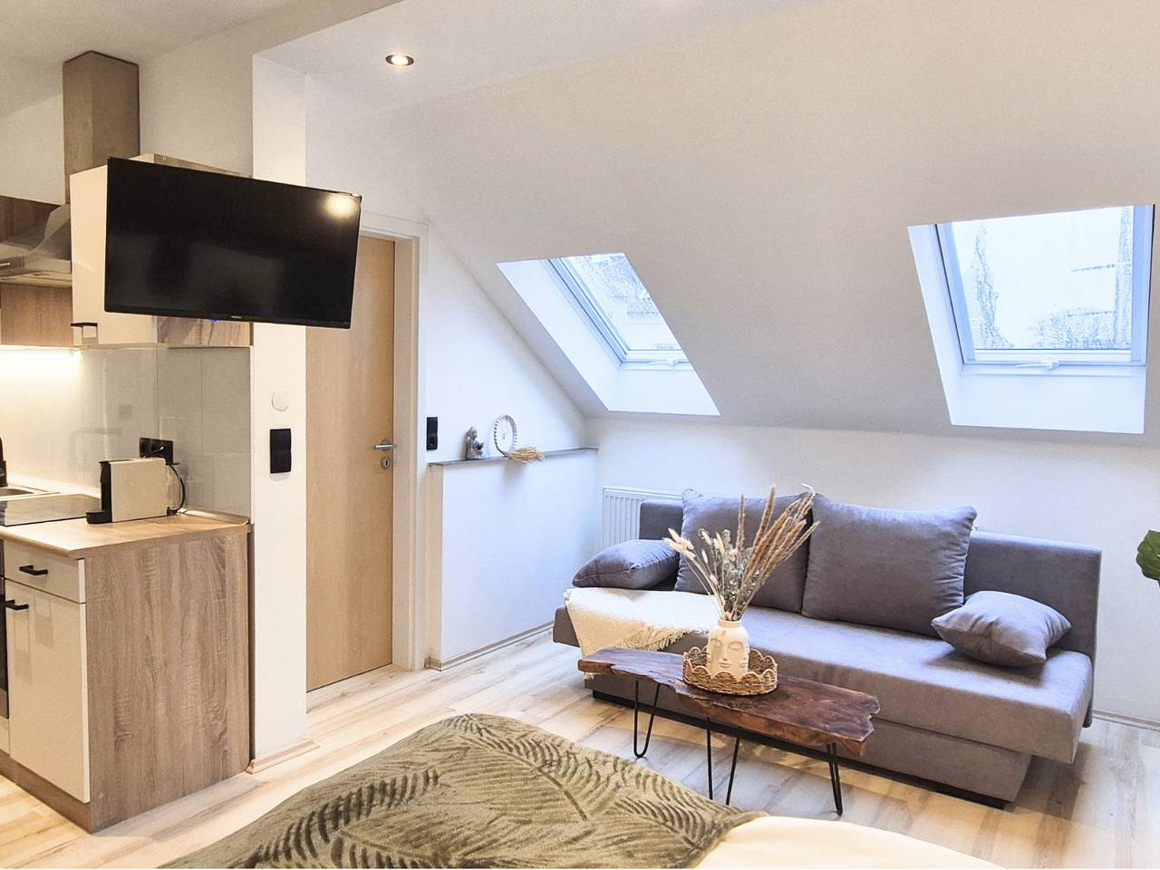 Ganze Wohnung, Gemütliche Wohnung mit Parkplatz, in der Nähe des Hof Centers und des chinesischen Restaurants Lotus in Hof, Oberfranken