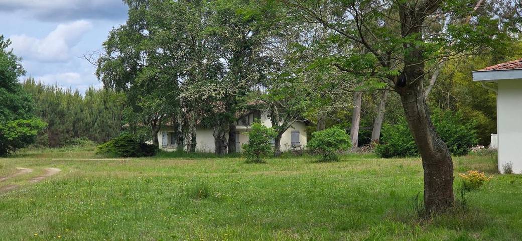 Location de vacances pour 6 personnes, avec Terrasse et Jardin ainsi que Piscine et Vue dans Morcenx-la-Nouvelle