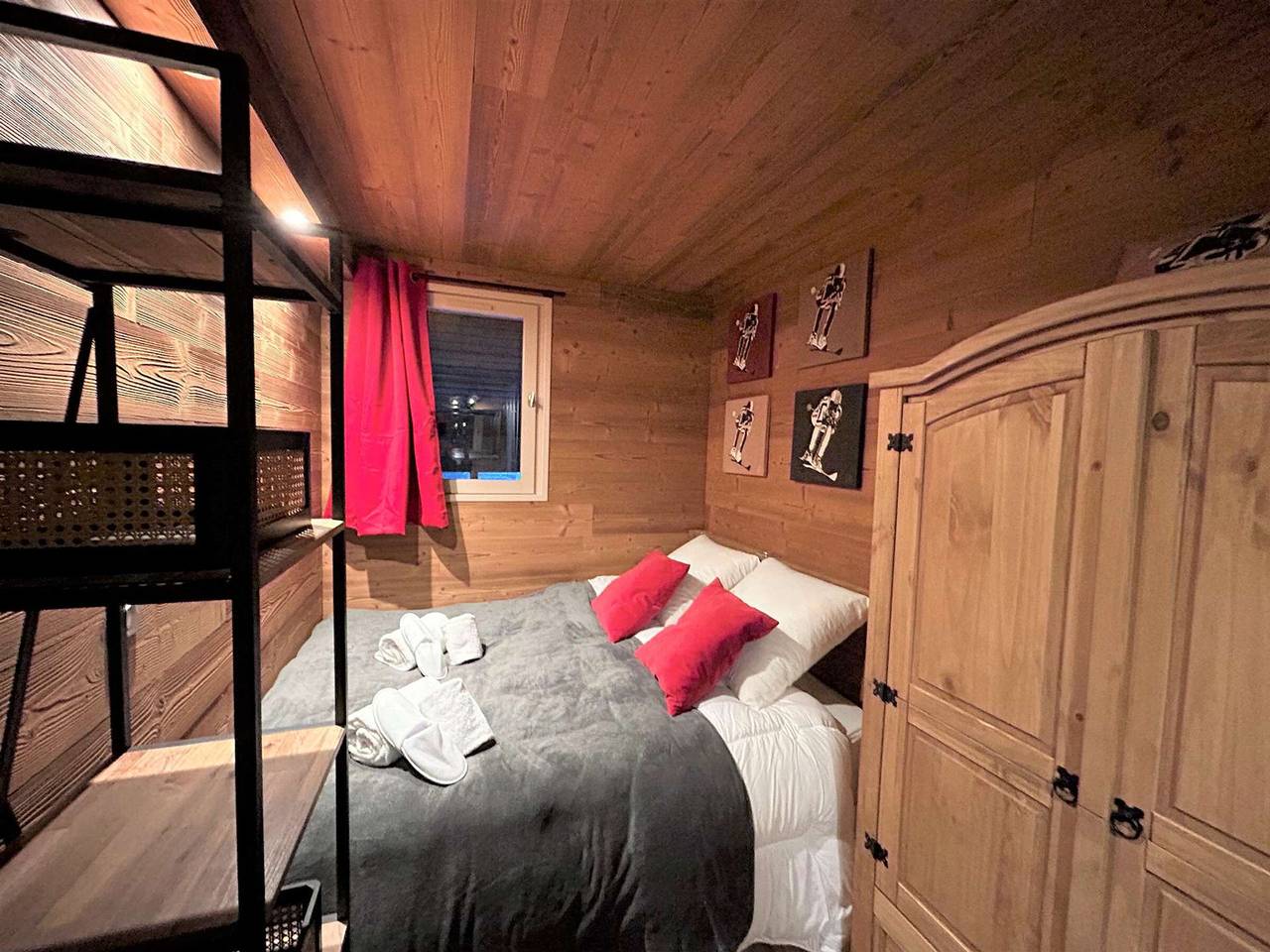 Appartement entier, Grand appartement contemporain 10 pers, proche pistes et centre, ascenseur et Wifi inclus in Méribel, Les Allues