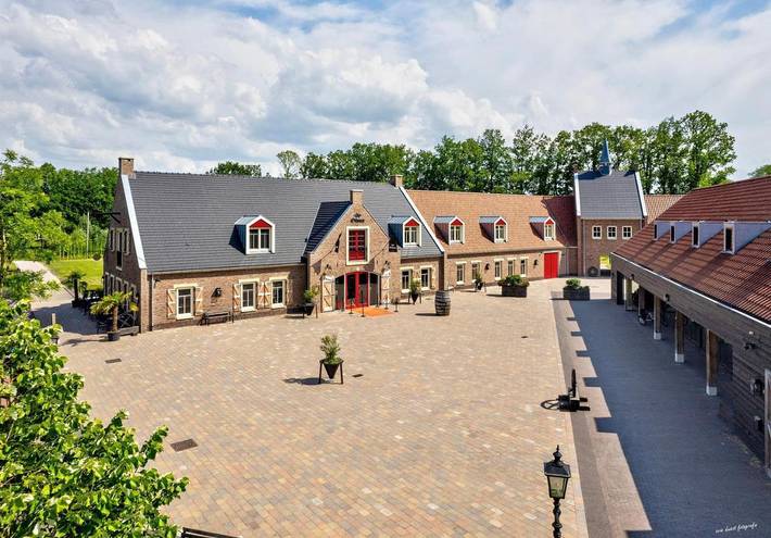 Hotel voor 4 personen, with Terras and Whirlpool as well as Tuin and Sauna in Ootmarsum