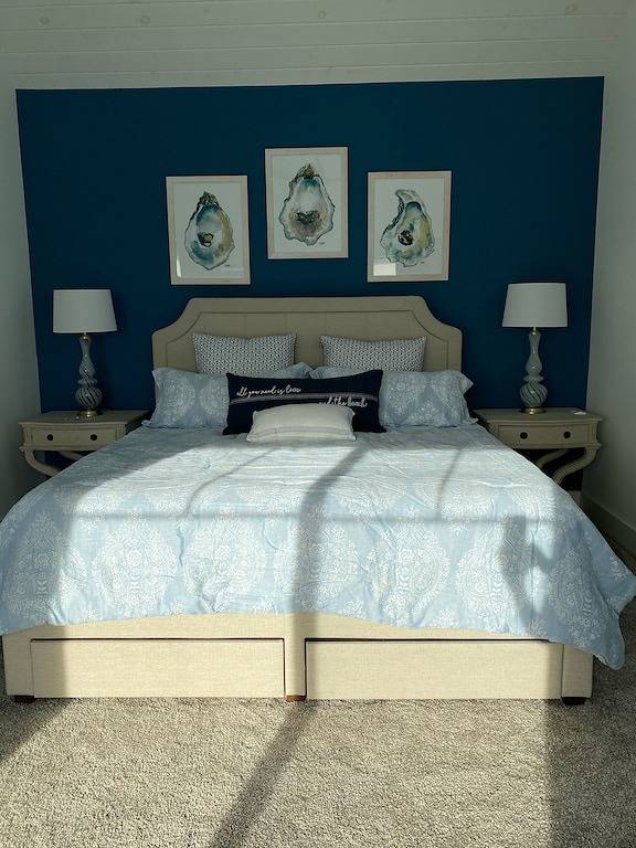 New 5 bedroom & 6 bathroom waterfront home on canal with pool close to beach! in Fenwick Island, Sussex County (Delaware)