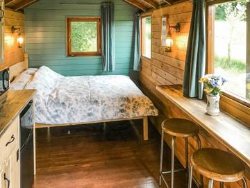 Glamping for 4 People in Ceredigion, Mid-Wales, Photo 1