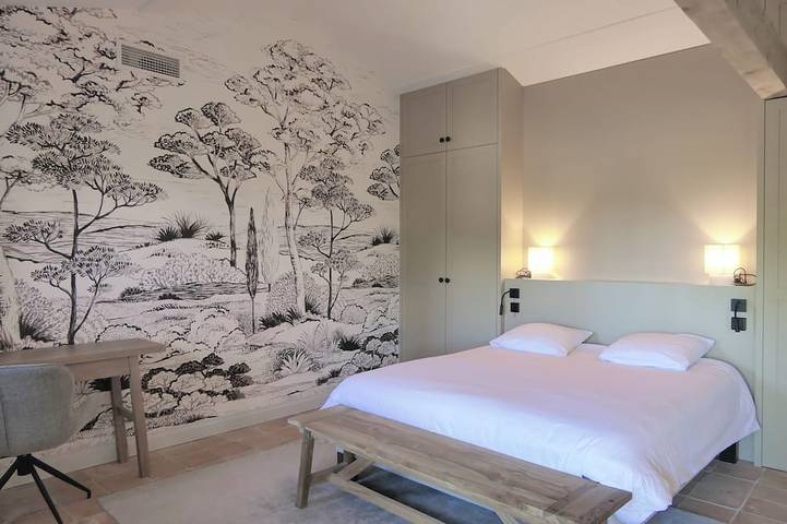 Gîte pour 13 personnes, avec jardin à La Roque-sur-Pernes - 3