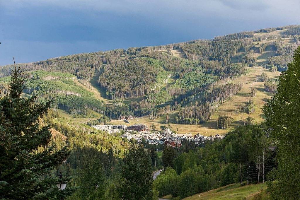 5 Minuten zu Fuß zur Bushaltestelle, Zugang Vail oder Beaver Creek, Eagle Vail Townhome am 11. Tee-Box gelegen !! in Eagle-Vail, Beaver Creek