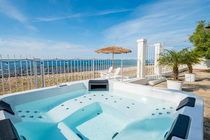 Villa per 6 persone, con Balcone e Idromassaggio nonché Terrazza e Panorama a Pollina