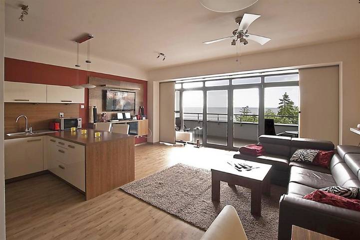 Ferienwohnung für 4 Personen, mit Balkon und Terrasse sowie Whirlpool und Garten in Sarbinowo