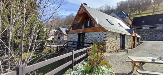 Gîte pour 4 personnes, avec terrasse dans Lac de Génos-Loudenvielle