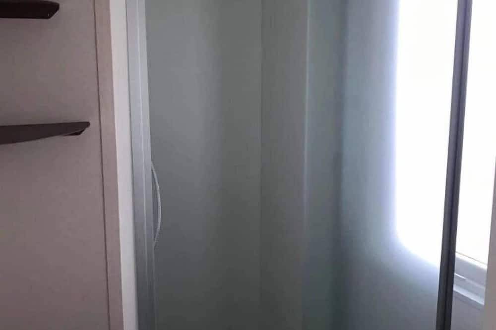 Zecamping 3* familial avec piscine chauffée aire de jeux et restaurant in Bollène, Vaucluse