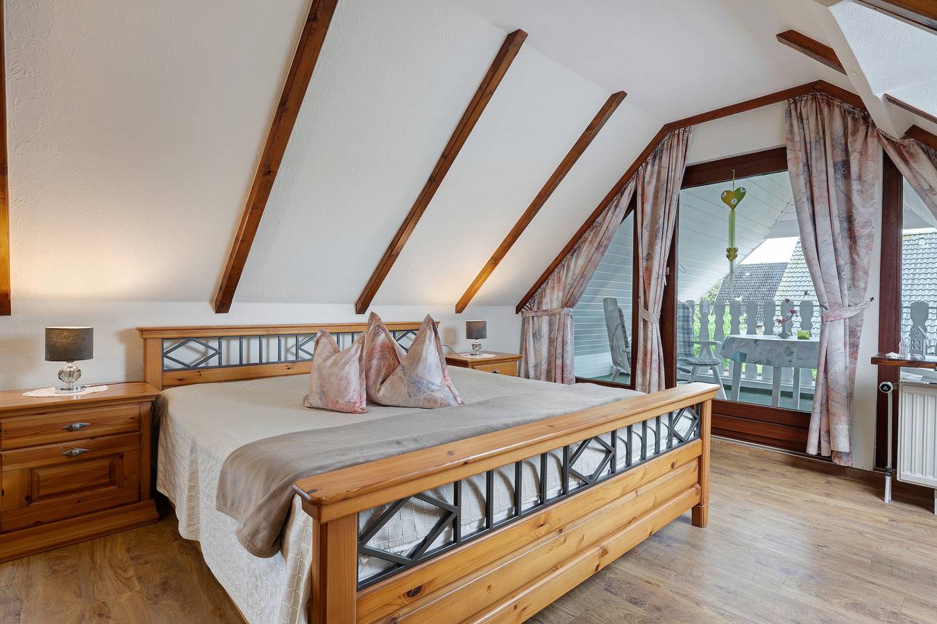 Ganze Wohnung, Ferienwohnung 1" mit Gemeinschaftsgarten, Balkon und Wlan in Wesselburen, Wesselburen und Umgebung Region
