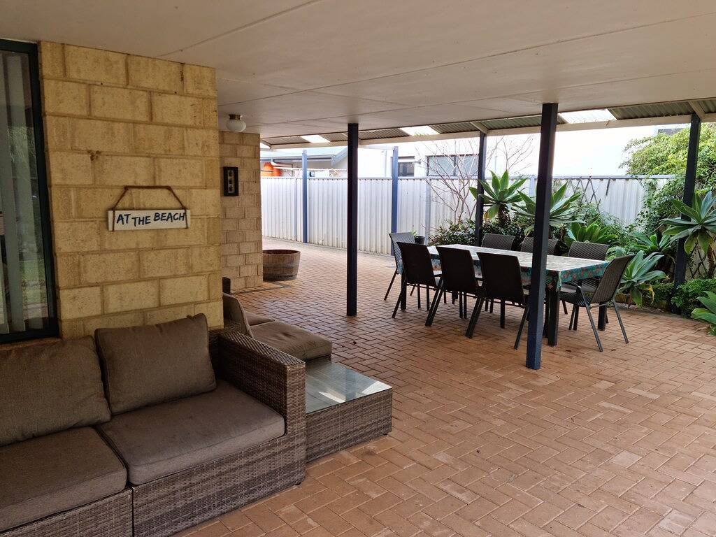 Holiday Home for 9 People in Dunsborough, Western Australia