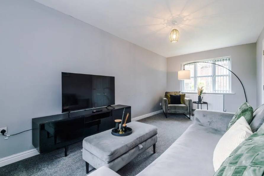 House 3 Bed Sleeps 6 -Pets Ok -Patio -Free Parking in Greater Manchester