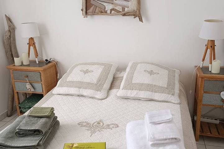 Location de vacances pour 6 personnes, avec jardin à Aureille - 3