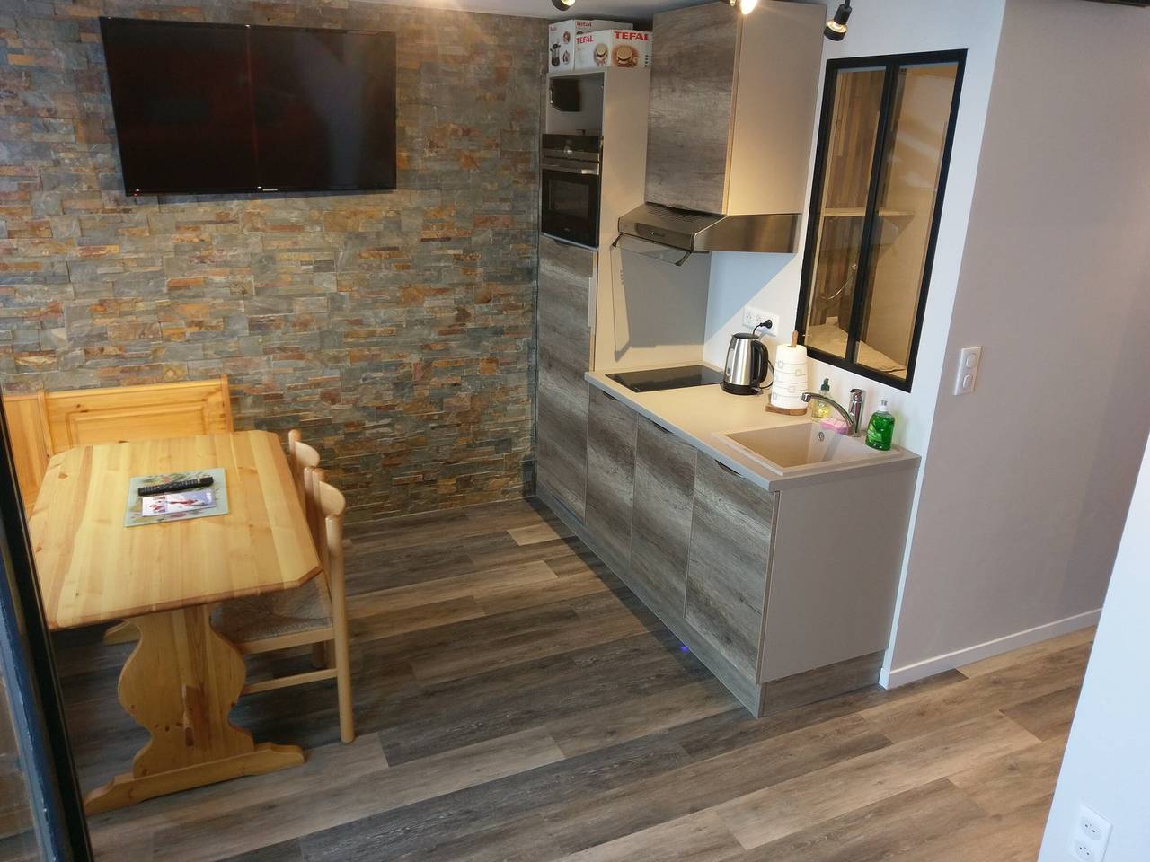 Ganze Wohnung, Wunderschöne 3-Zimmer-Wohnung mit Balkon im Zentrum, direkt an den Skipisten in Les Menuires, Saint-Martin-de-Belleville