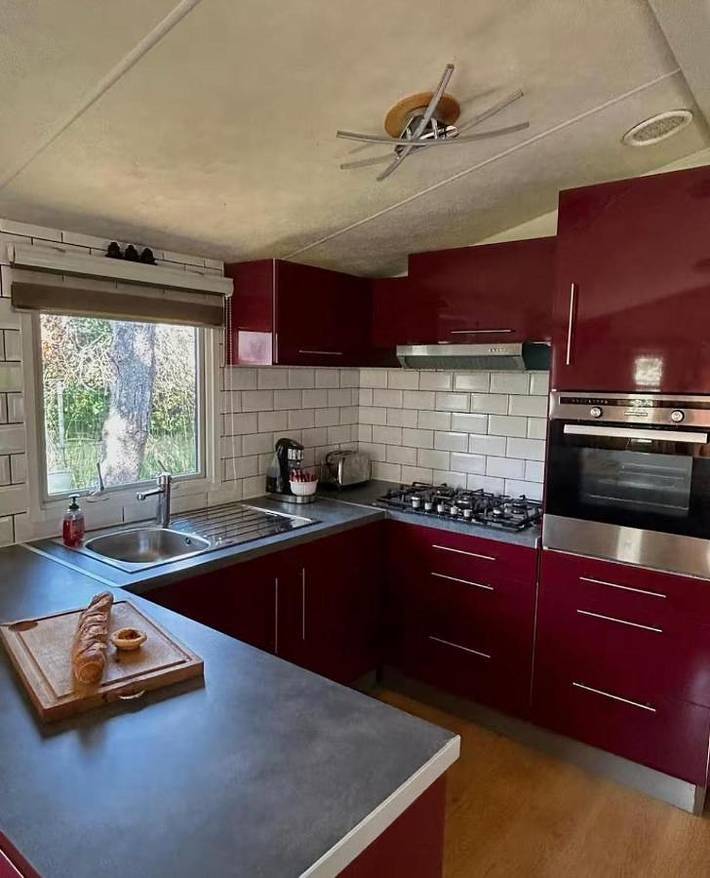 Camping pour 5 personnes, avec piscine et terrasse