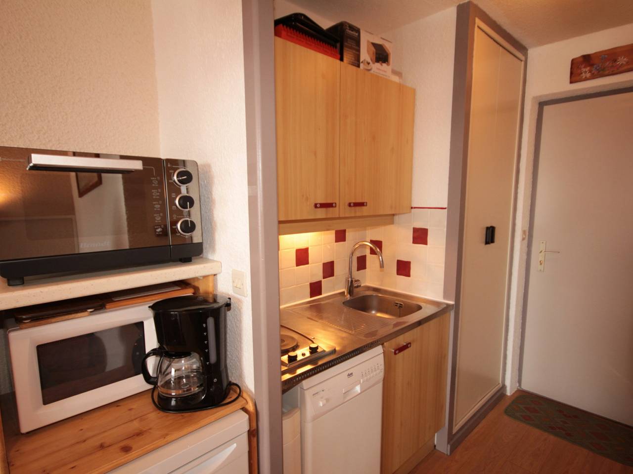 Studio entier, Studio lumineux avec balcon sud, animaux admis in Les Saisies, Région d'Albertville