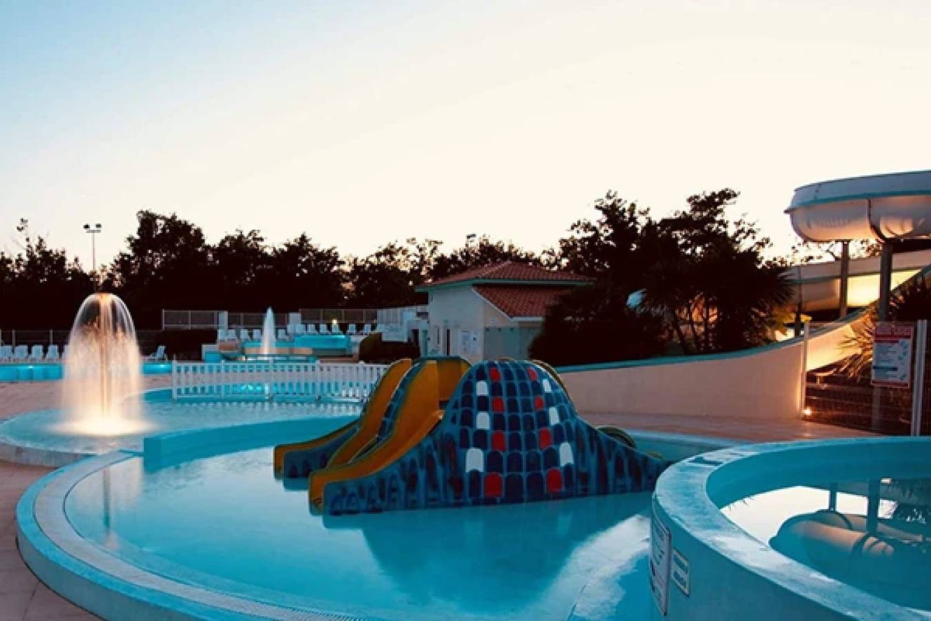 Zecamping 4 étoiles avec parc aquatique - sauna et hammam in Sanguinet, Côte d’Argent