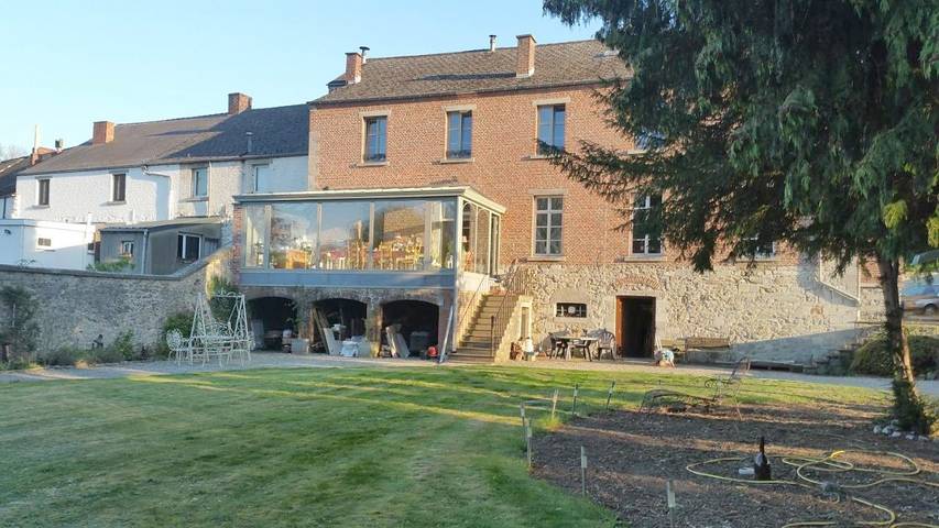 Chambre d’hôte pour 4 personnes, avec jardin ainsi que piscine et jacuzzi à Merbes-le-Château