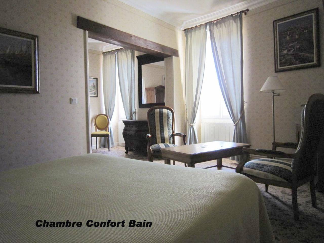 Double Room with Bath in Gourdon, Quercy
