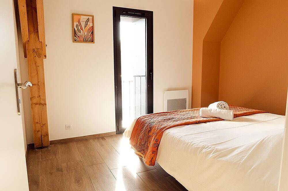 Grange La Roca Masia-Les Coquelicots, piscine, jardin, 4 chambres 8/10 personnes in Assier, Quercy