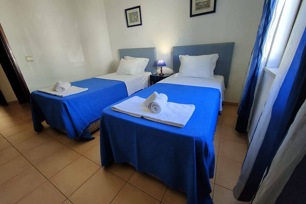 Tourist Set Alporchinhos in Armação de Pêra (costa), Faro Distrikt