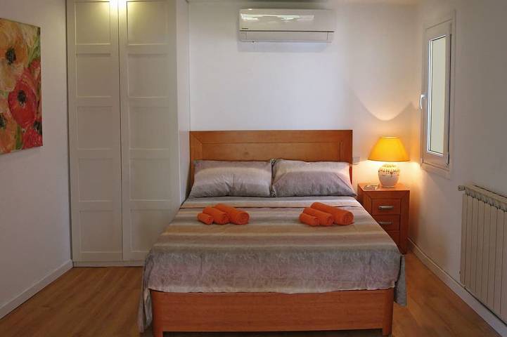 Location de vacances pour 9 personnes, avec jardin et terrasse à Cala Tarida - 4