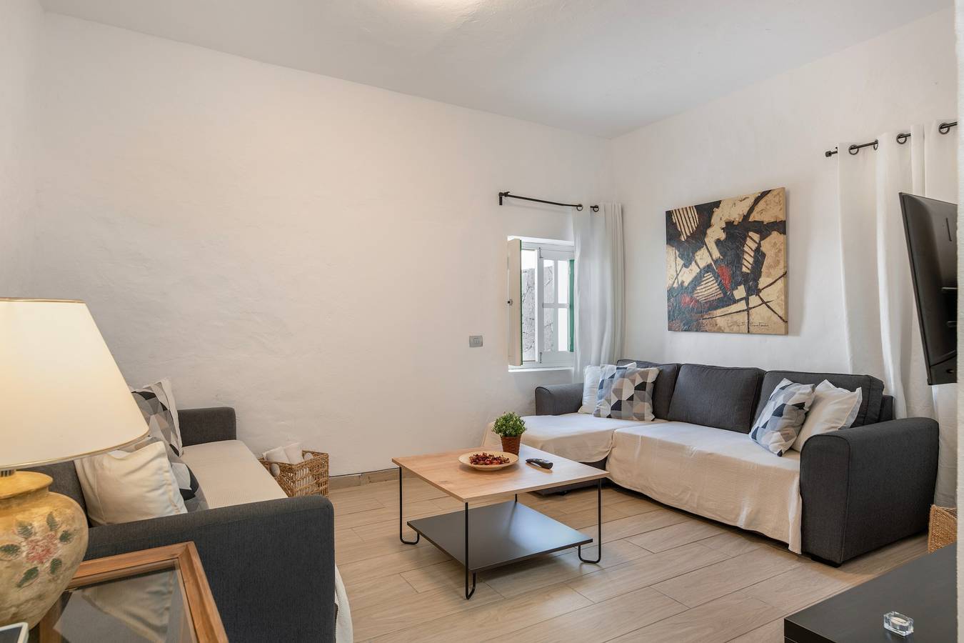 Geheel appartement, Vakantie 'Finca El Moral In Mozaga' met Uitzicht op de Bergen, Privéterras en Wifi in Mozaga, Teguise