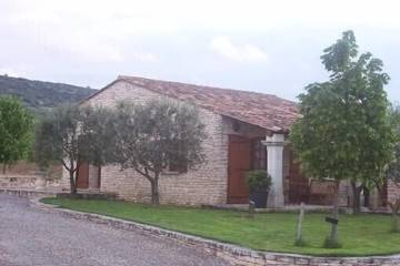 Cottage pour 4 personnes, avec jardin et terrasse à Joucas