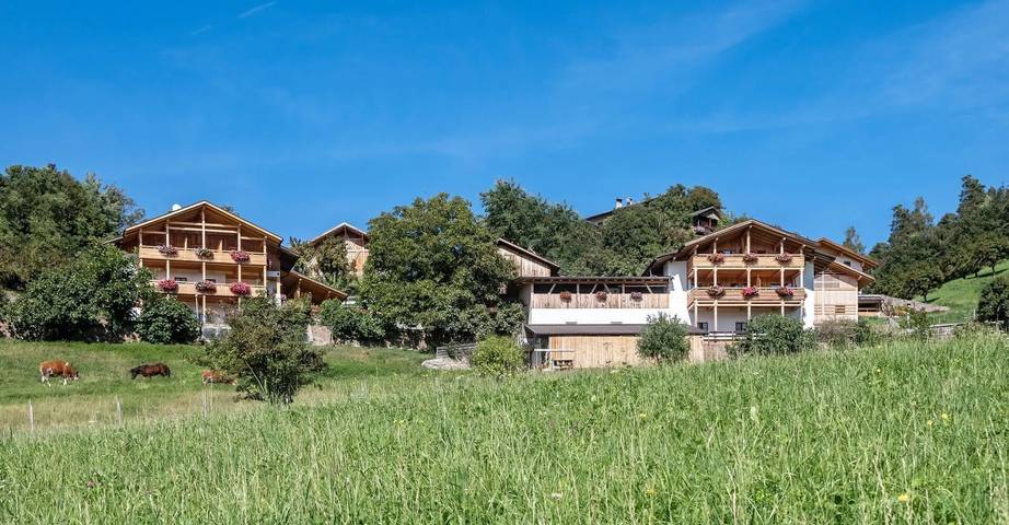 Appartamento "Zimmer Tschafon Wieserhof" con vista montagna, terrazza privata e Wi-Fi in Aica di Sopra, Fiè allo Sciliar