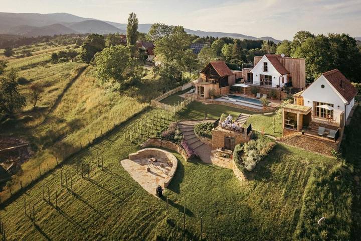 Chalet para 2 personas, con vistas y piscina además de sauna y jardín en Austria