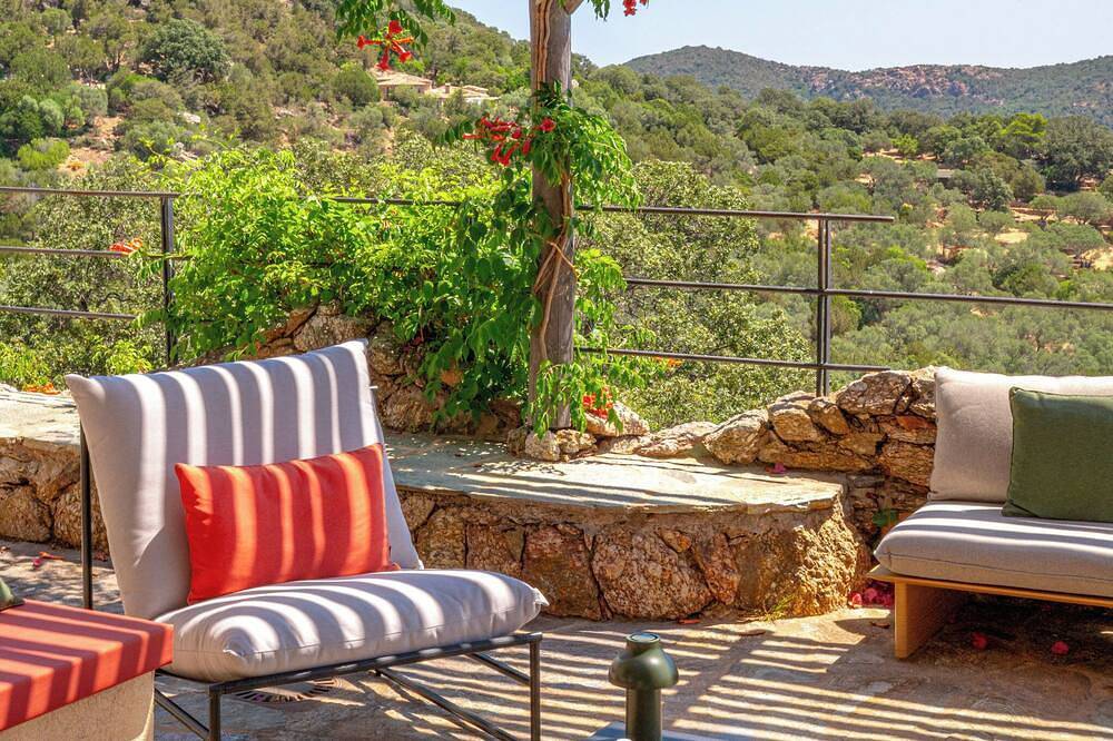 A 900m de la plage de Palombaggia, villa avec piscine et vue mer. Climatisation. in Palombaggia, Porto-Vecchio