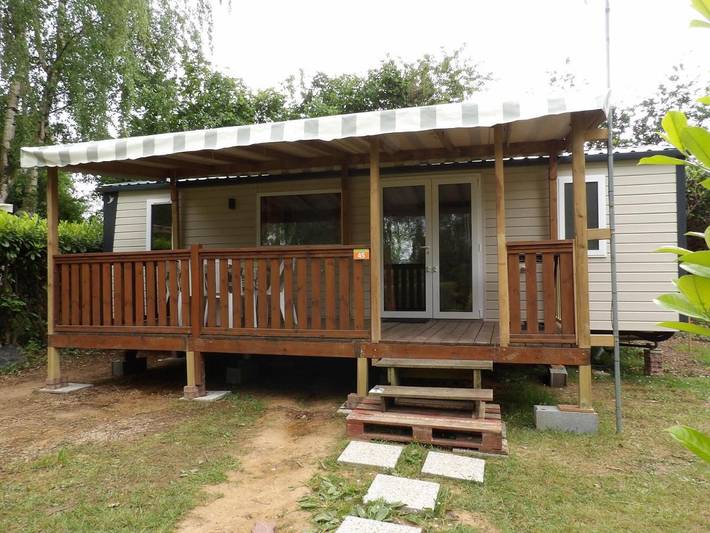 Camping pour 4 personnes, avec terrasse ainsi que piscine et jardin, animaux acceptés dans la Sarthe - 2