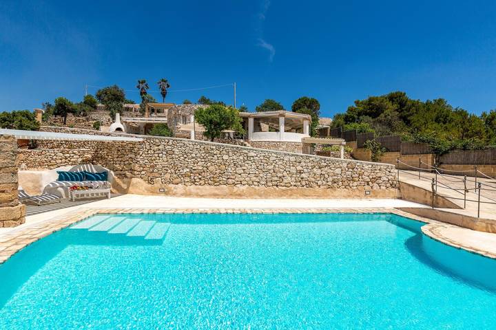 Villa per 12 persone, con Balcone/Terrazza e Giardino nonché Piscina a Morciano di Leuca